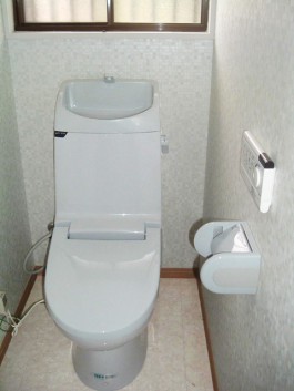 福岡県春日市の水まわり(トイレ)リフォーム施工例。トイレリフォームのビフォアー写真。