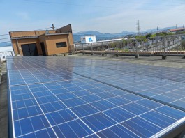 福岡県春日市のマンション屋上にノーリツの太陽光発電を設置しました。太陽光施工例。